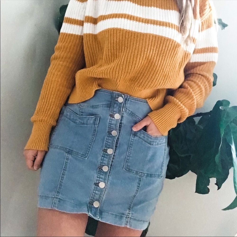 Super soft Boohoo Denim button down jean skirt